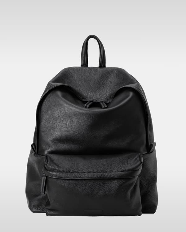 黑色中号 Essential Leather Daypack