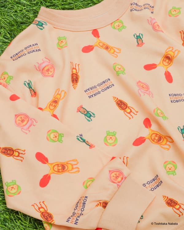 Pijama con estampado integral de Kobito Zukan