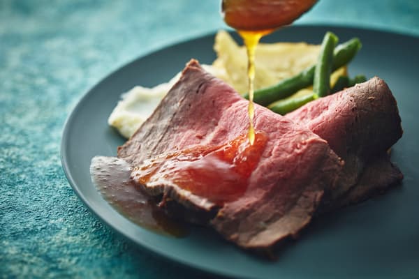 选用上州牛制作的烤牛肉