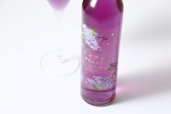 紫丁香紫色葡萄酒瓶