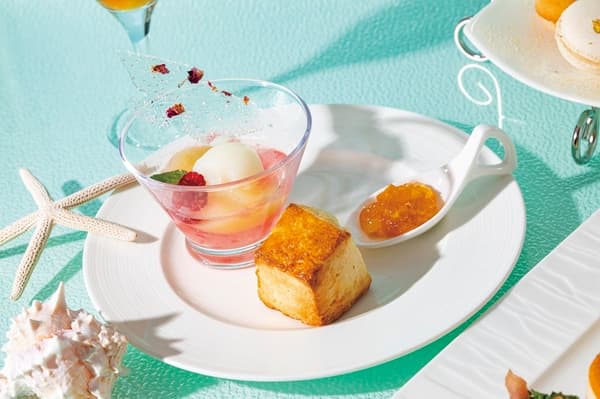 Petit Pêche Melba with white peach compote and scones