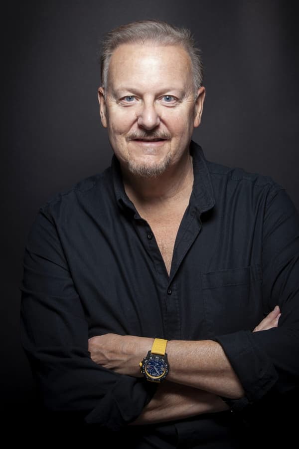 查尔斯·法兹诺艺术家简介