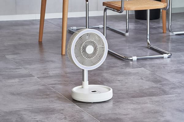 La oscilación automática cubre aproximadamente 45 grados a la izquierda y a la derecha