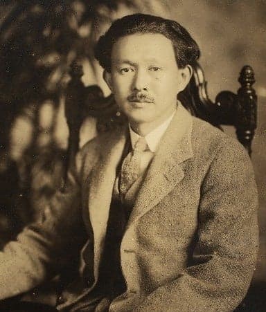 Yanagi Soetsu, photographed at Takashimaya's Tokyo store, 1933