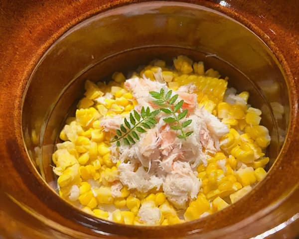 每月更换一次的砂锅饭，充满了春、夏、秋、冬的时令美味