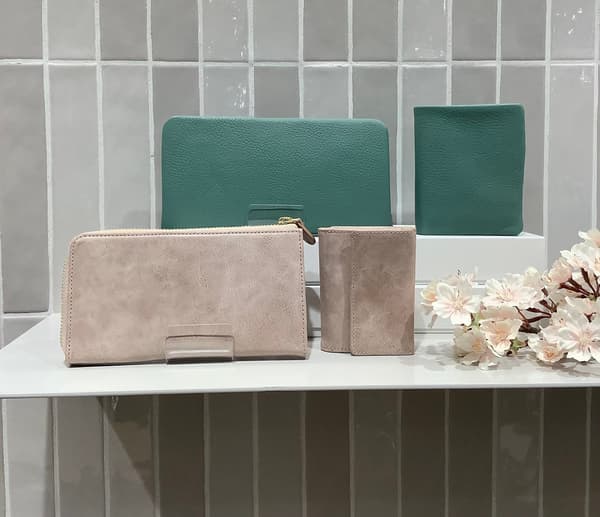 Du Sey leather wallets in spring colors