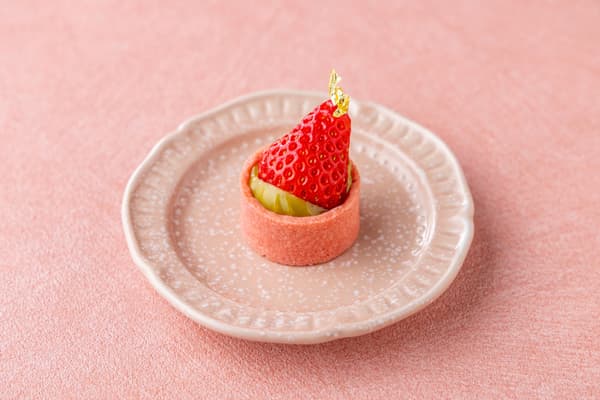 Strawberry Pistachio Cream Mini Tart