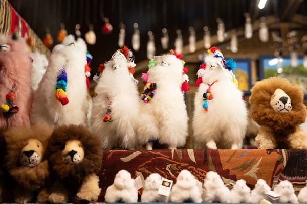 Alpaca plush toy