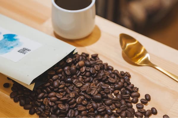 Biji kopi sangrai dari BLUE BREW COFFEE ROASTER