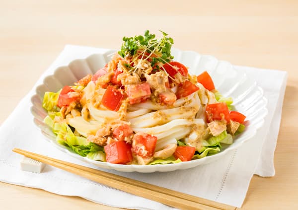 番茄金枪鱼沙拉乌冬面