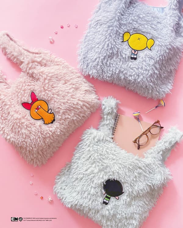 New release fluffy fur bag, perfect for this season!