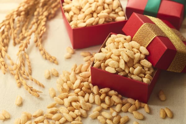 Milk-flavored pon-gashi given as a Christmas present