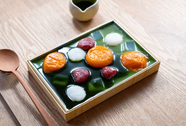 Irodori Tebako – Kiki (matcha red bean paste yokan, with matcha syrup)