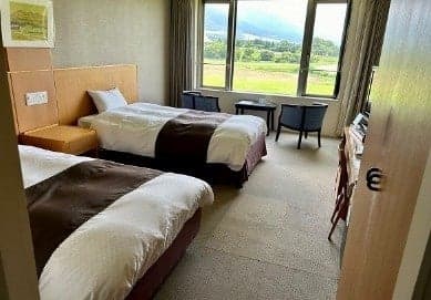 Kamar kembar dengan pemandangan tiga puncak Hiruzen