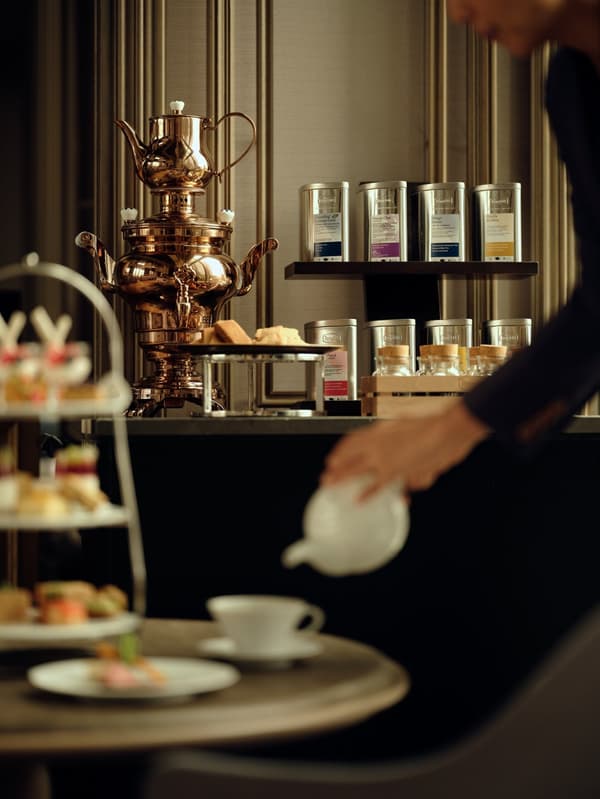 Té de la tarde en Janu Lounge & Garden Terrace