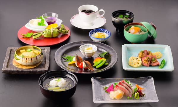 Shiokaze Yuragu – Southbound Dinner