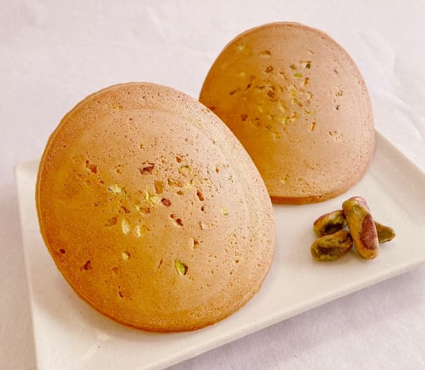Pistachio senbei