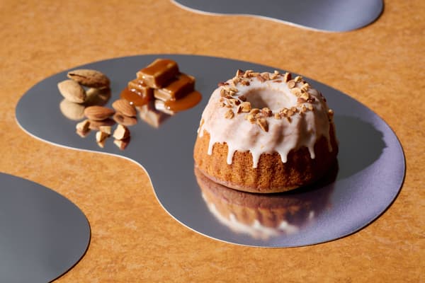 Baked Cake Caramel & Almond