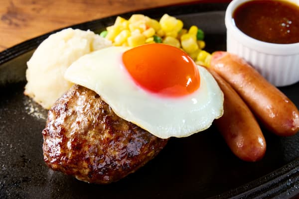 Meat Yazawa 的 100% 黑毛和牛汉堡排与牛排精选