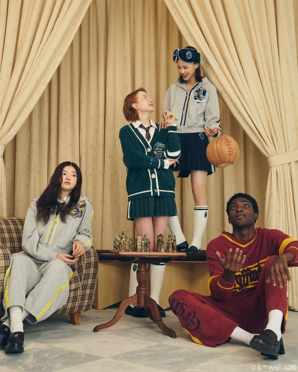 Ropa con motivos de las cuatro casas de Hogwarts