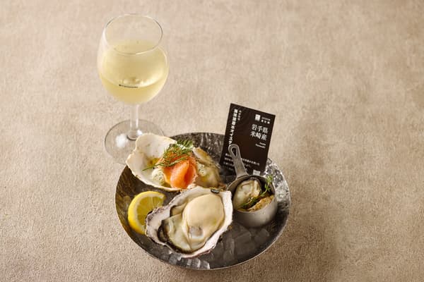8TH SEA OYSTER Kitchen