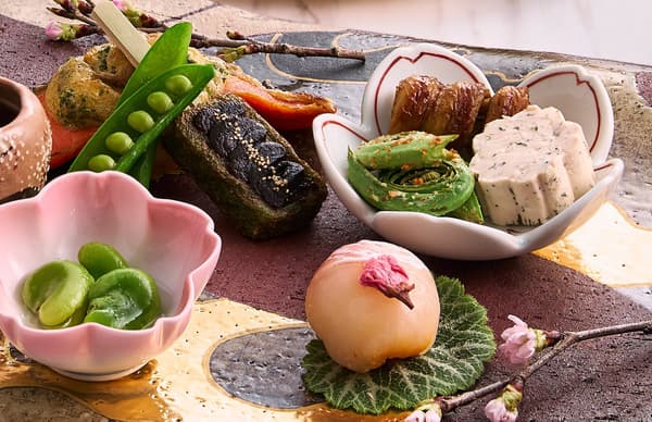 鲜艳的色彩传递着春天的气息。