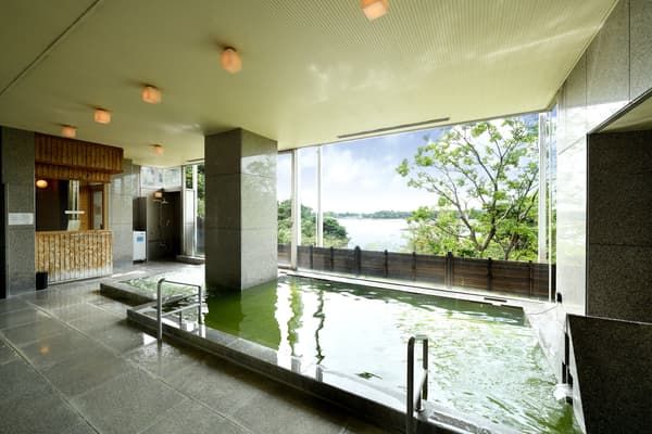Public bath area at Kikusuitei