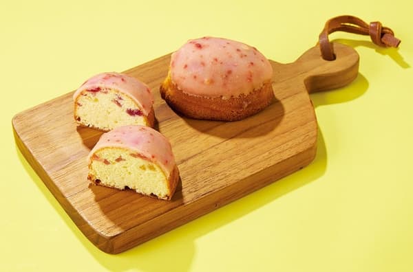 Pastel de limón de la pastelería Pearl y fresas de Nishi-Awa Toberry Farm