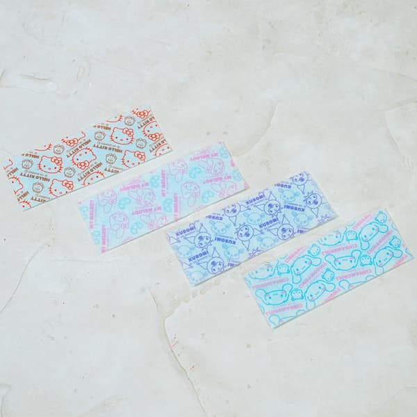 带有印花图案的三丽鸥卡通凝胶退热贴