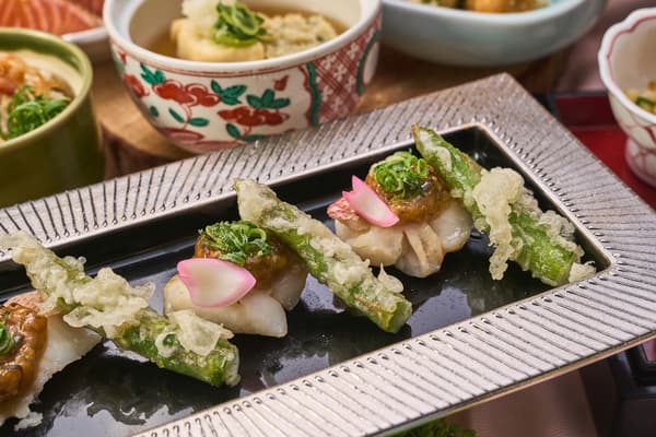 红鱼烤九条葱味噌和春色蔬菜白扇天妇罗