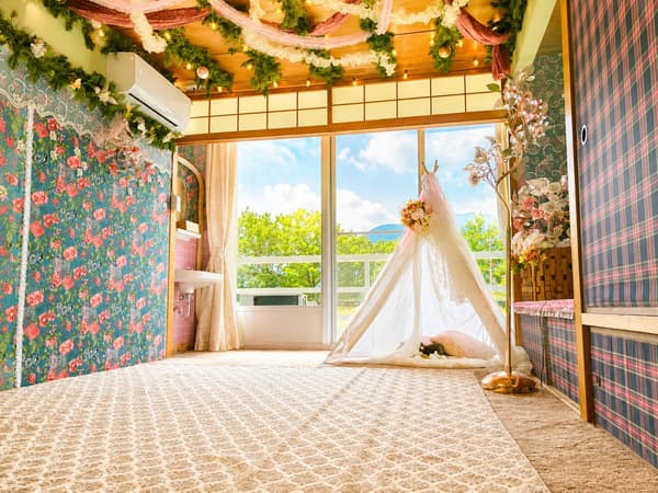 Tipi Room interior