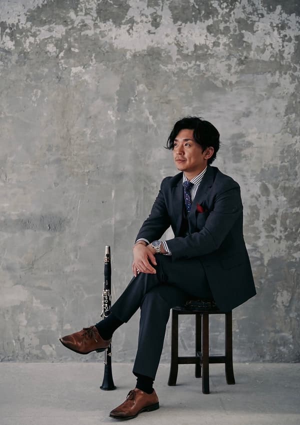 Atsushi Miyawaki performing