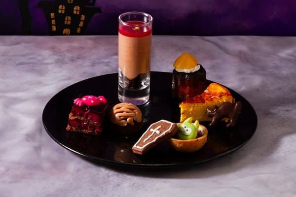 Kudapan manis Halloween Afternoon Tea