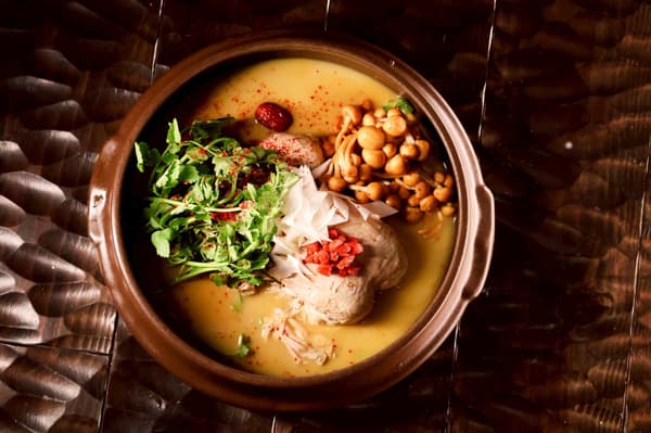 YELLOW香料咖喱药膳参鸡汤