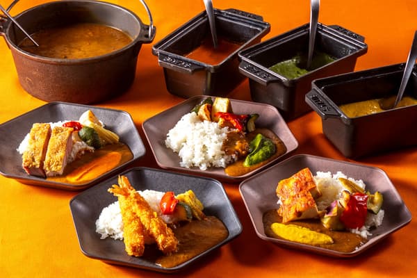 Kari orisinal dengan tiga pilihan saus
