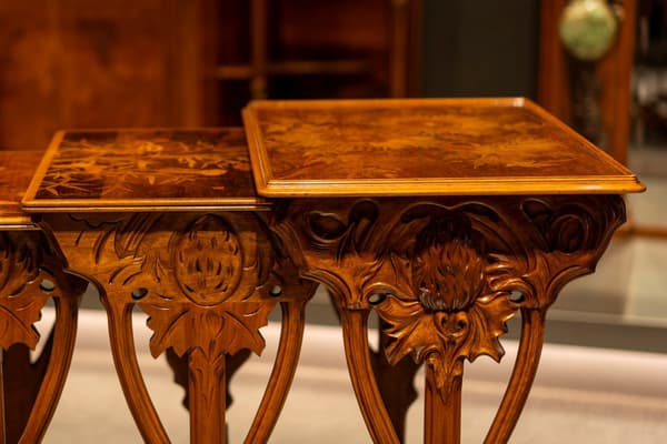 Emile Gallé, Mesas nido, detalle