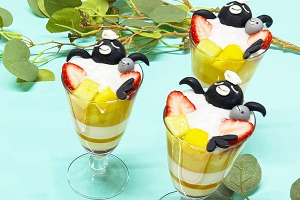 Suica's Penguin main dessert – layered melon parfait