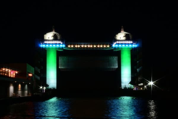 沼津港大型展望水门“View-O”灯光秀（2025年12月圣诞灯饰）