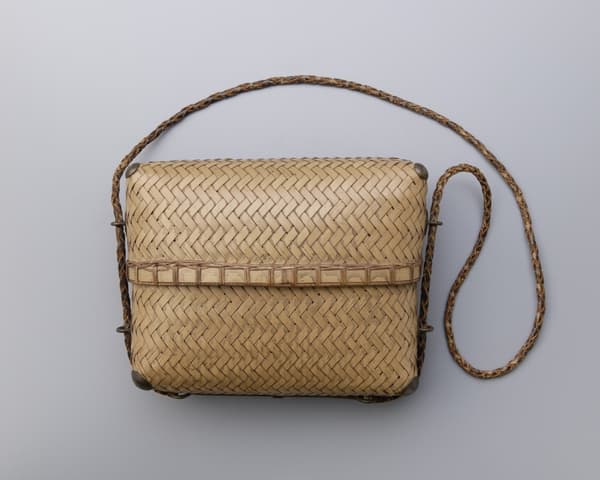 竹製肩背包，1950年代初期，私人收藏