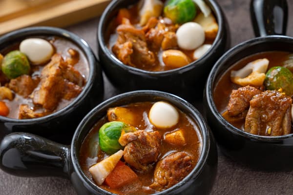 Chicken and chunky vegetable soup curry