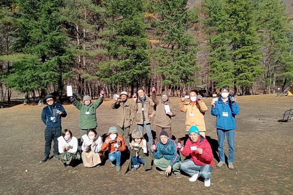 CAMP AKAIKE rodeado por el bosque de mar de árboles