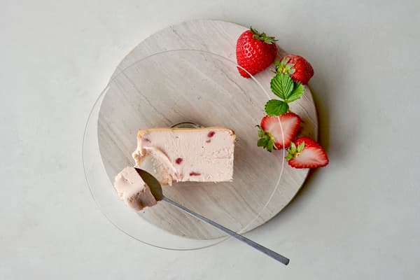 Mr. CHEESECAKE Strawberry