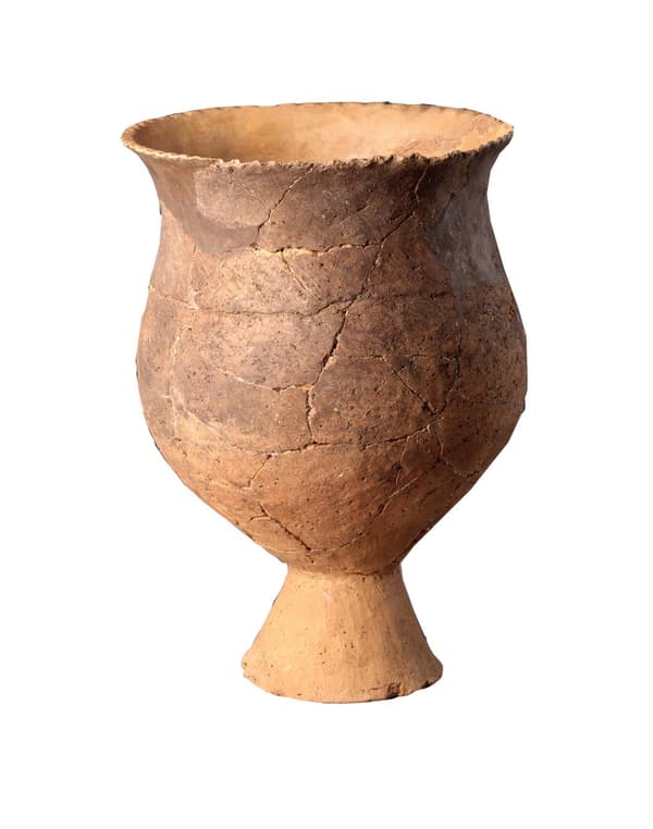 Pedestaled jar-shaped earthenware, late Yayoi period