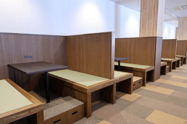 榻榻米抬高座位