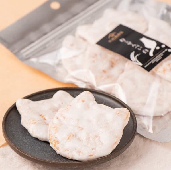 貓咪仙貝（白色）540日圓（含稅）[店鋪限定/數量有限]