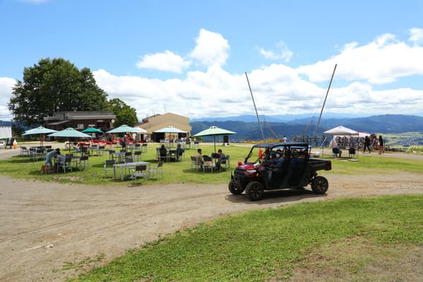 白馬岩岳越野車巡遊