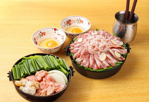 大山盖那鸡寿喜烧与京鸭九条葱寿喜烧(图为两人份)