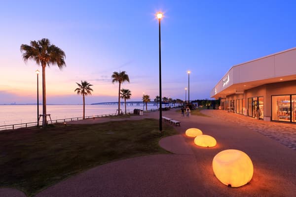 Area tepi laut Rinku Premium Outlets