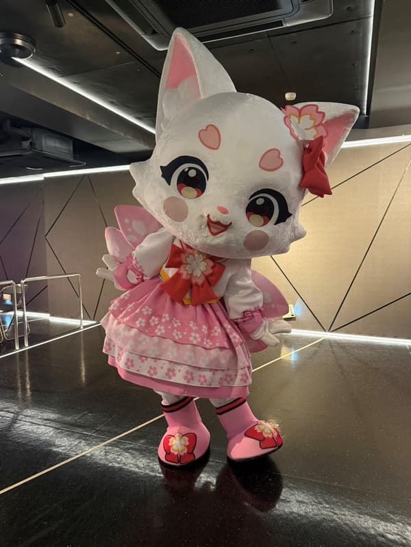 WORLD IDOL REPUBLIC의 메인 캐릭터 사쿠라
