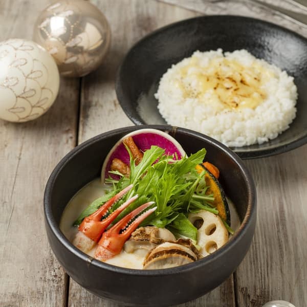 White Soup Curry, Red Snow Crab and Sarufutsu Scallops